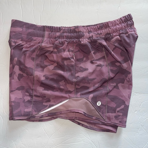Lululemon 8 Tall Hotty Hot Short Incognito Camo Pink Taupe Multi/Pink Taupe - Picture 5 of 12